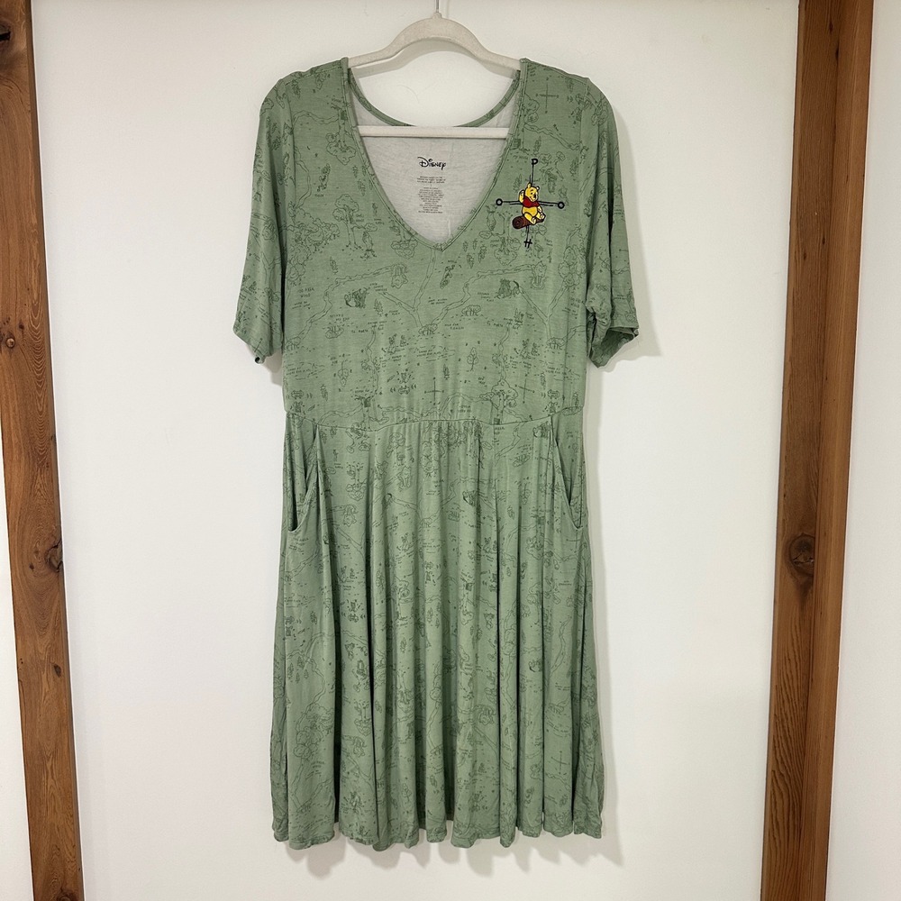 Disney Winnie the Pooh Map Dress Womens Plus 1 XL Green Hundred Acre Wood Pocket